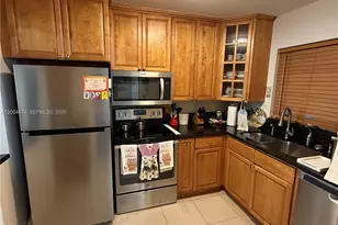 9440 Tangerine Pl, Davie, FL 33324 - Photo 7