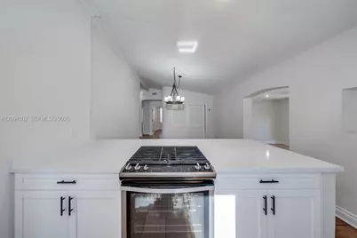 1704 SW 5th Ct, Fort Lauderdale, FL 33312 - Photo 13