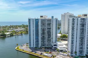 20505 E Country Club Dr, Aventura, FL 33180 - Photo 9