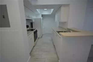 5085 NW 7th St, Miami, FL 33126 - Photo 5