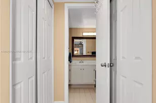 10441 Mahogany Key Circle, Miami, FL 33196 - Photo 15