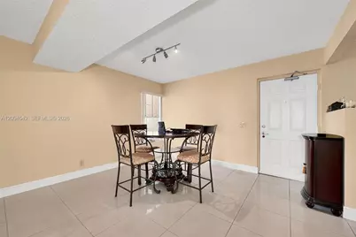 10441 Mahogany Key Cir #101, Miami, FL 33196 - Photo 7