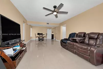 10441 Mahogany Key Cir #101, Miami, FL 33196 - Photo 9