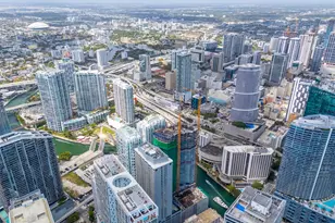 77 SE 5th St, Miami, FL 33131 - Photo 59