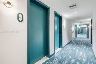 77 SE 5th St, Miami, FL 33131 - Photo 15