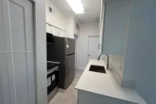 18326 NW 68th Ave, Hialeah, FL 33015 - Photo 5