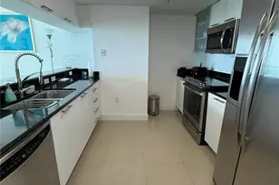 1800 N Bayshore Dr, Miami, FL 33132 - Photo 5