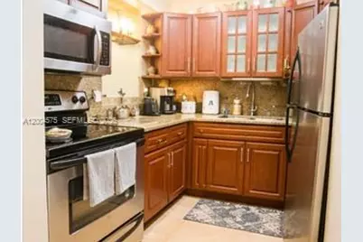126 SW 17th Rd #201, Miami, FL 33129 - Photo 7