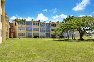 1551 NE Miami Gardens Dr, Miami, FL 33179 - Photo 1