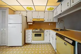 709 Curtiss Pkwy, Miami Springs, FL 33166 - Photo 5