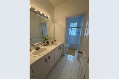 2329 NW 184th Ter, Pembroke Pines, FL 33029 - Photo 13