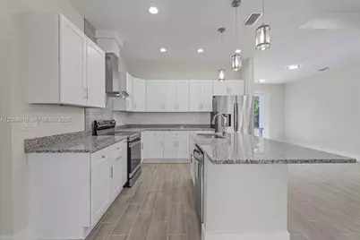 2804 11th St W, Lehigh Acres, FL 33971 - Photo 9