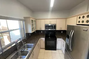 8423 NW 138th Terrace, Miami Lakes, FL 33016 - Photo 7