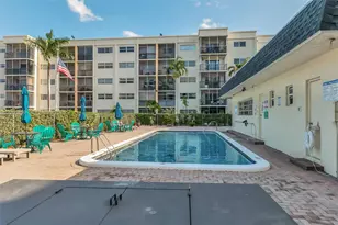 220 SW 9th Ave, Hallandale Beach, FL 33009 - Photo 5