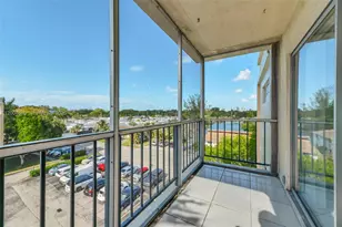 220 SW 9th Ave, Hallandale Beach, FL 33009 - Photo 7