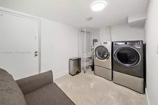 600 Grapetree Dr, Key Biscayne, FL 33149 - Photo 55