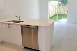 1010 SE 26th Ter, Homestead, FL 33035 - Photo 3