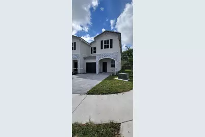 1010 SE 26th Ter, Homestead, FL 33035 - Photo 1