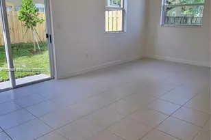 1010 SE 26th Ter, Homestead, FL 33035 - Photo 7