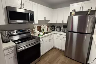 7155 NW 179th St, Hialeah, FL 33015 - Photo 3