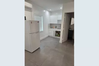 6335 N Miami Ave #3, Miami, FL 33150 - Photo 3