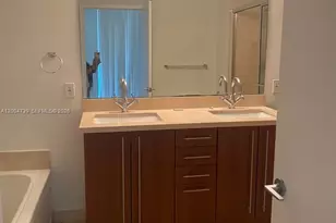 79 SW 12th St, Miami, FL 33130 - Photo 3