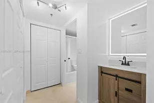 20505 E Country Club Dr, Aventura, FL 33180 - Photo 9