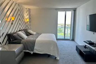 100 Bayview Dr, Sunny Isles Beach, FL 33160 - Photo 21
