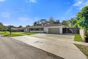 2126 NE 187th St, North Miami Beach, FL 33179 - Photo 21