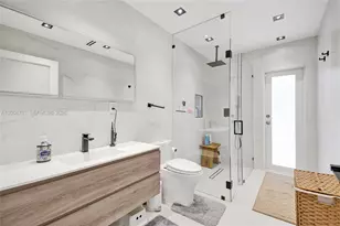2126 NE 187th St, North Miami Beach, FL 33179 - Photo 47