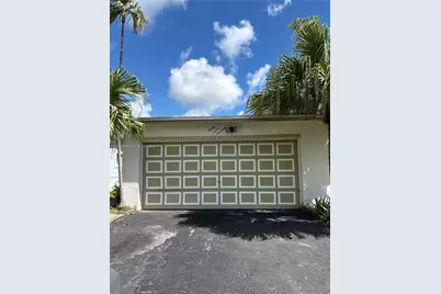 8719 Southampton Dr, Miramar, FL 33025 - Photo 5