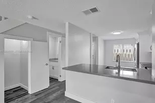 5084 S University Dr, Davie, FL 33328 - Photo 3
