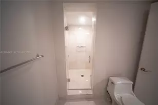 20201 E Country Club Dr, Aventura, FL 33180 - Photo 29