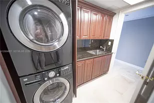 20201 E Country Club Dr, Aventura, FL 33180 - Photo 31