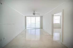 20201 E Country Club Dr, Aventura, FL 33180 - Photo 15