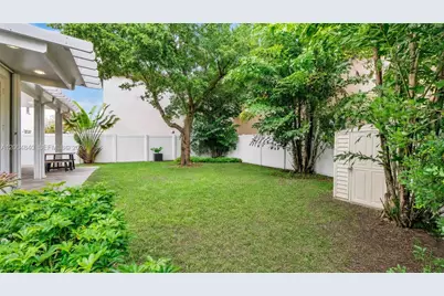 17116 SW 92nd St, Miami, FL 33196 - Photo 9
