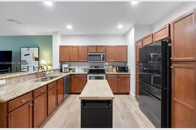 17116 SW 92nd St, Miami, FL 33196 - Photo 5