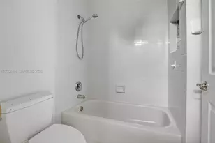10161 N Lake Vista Cir, Davie, FL 33328 - Photo 29