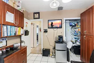 18910 NW 11th Ave, Miami Gardens, FL 33169 - Photo 17