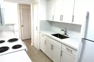 7256 SW 94th Pl, Miami, FL 33173 - Photo 9