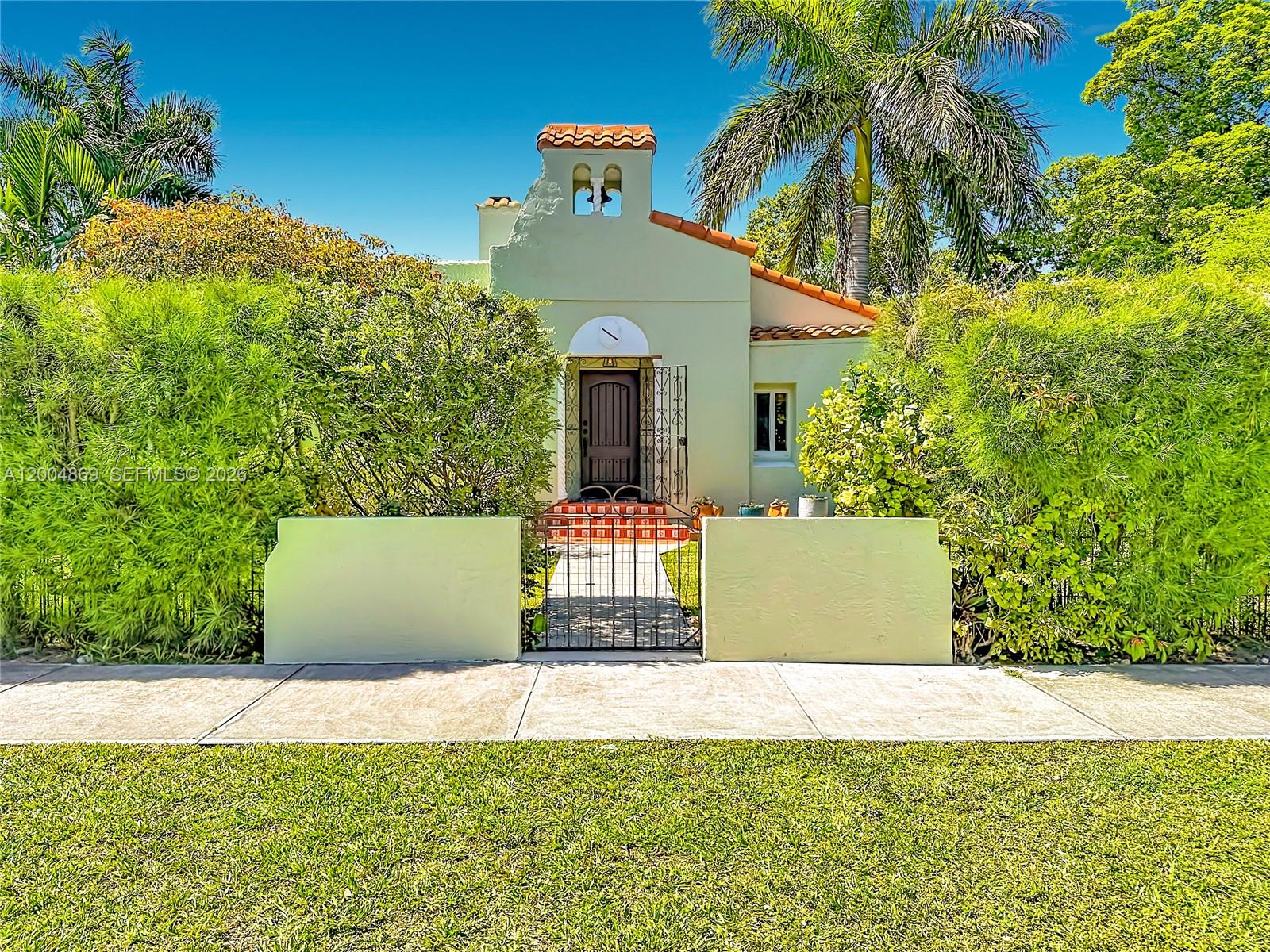 1029 Harrison St - 1029 Harrison St, Hollywood, FL 33019 Luxury Property | Jose Angel Pina