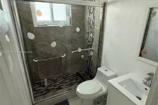 4242 SW 98th Ave, Miami, FL 33165 - Photo 11