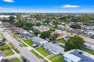 2125 NW 27th Ln, Fort Lauderdale, FL 33311 - Photo 35