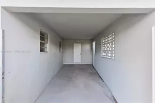 2125 NW 27th Ln, Fort Lauderdale, FL 33311 - Photo 25
