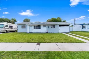 2125 NW 27th Ln, Fort Lauderdale, FL 33311 - Photo 5