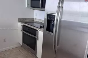 601 NE 36th St, Miami, FL 33137 - Photo 7