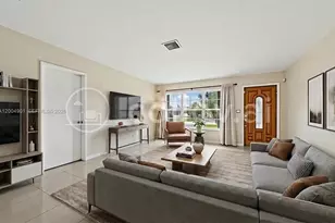 2210 N 57th Way, Hollywood, FL 33021 - Photo 7