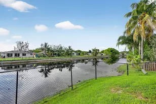 7891 NW 90th Ave, Tamarac, FL 33321 - Photo 15