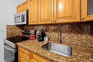 13840 NW 5th Ct, North Miami, FL 33168 - Photo 13