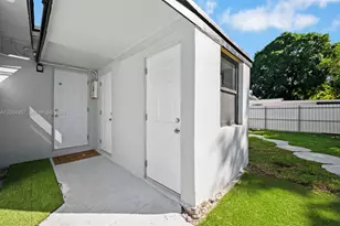 13840 NW 5th Ct, North Miami, FL 33168 - Photo 3